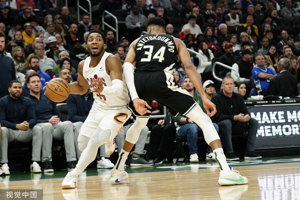 然地融入其 然地融入其