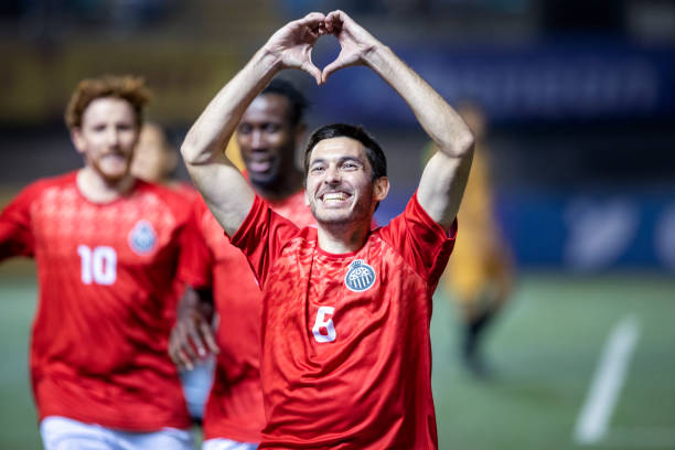 其中扮演 其中扮演