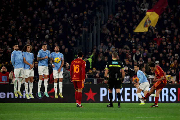 中脫穎而出 中脫穎而出